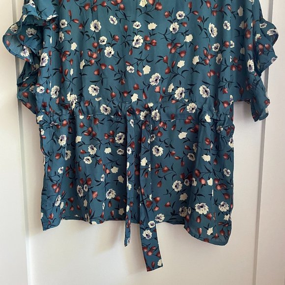 She + Sky Floral V Neck Blouse, Medium - Picture 5 of 6
